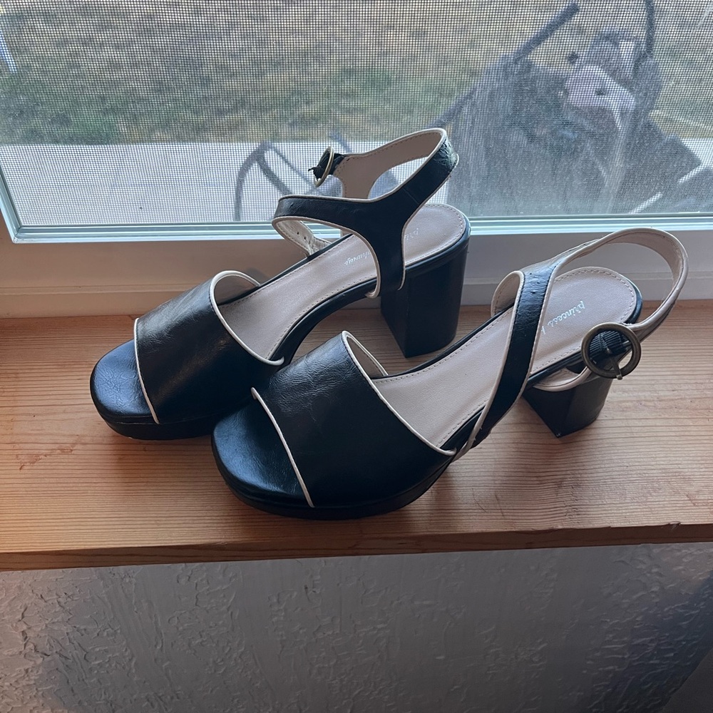 Princess Highway Black heels